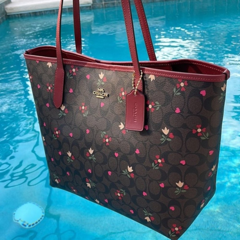 Coach City Tote In Signature Canvas With Heart Petal Print Brown Multi - Picture 1 of 16